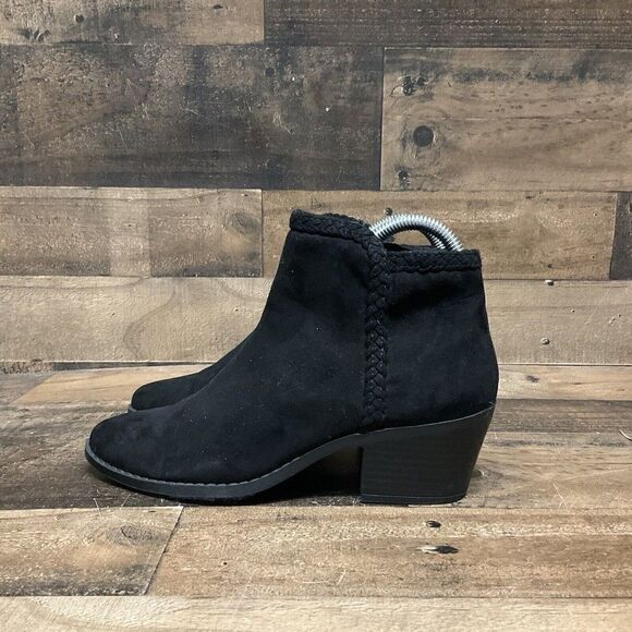 FOREVER 21 Womens Ankle Boots Black Back Zipper Almond Toe size 7 - Picture 3 of 7